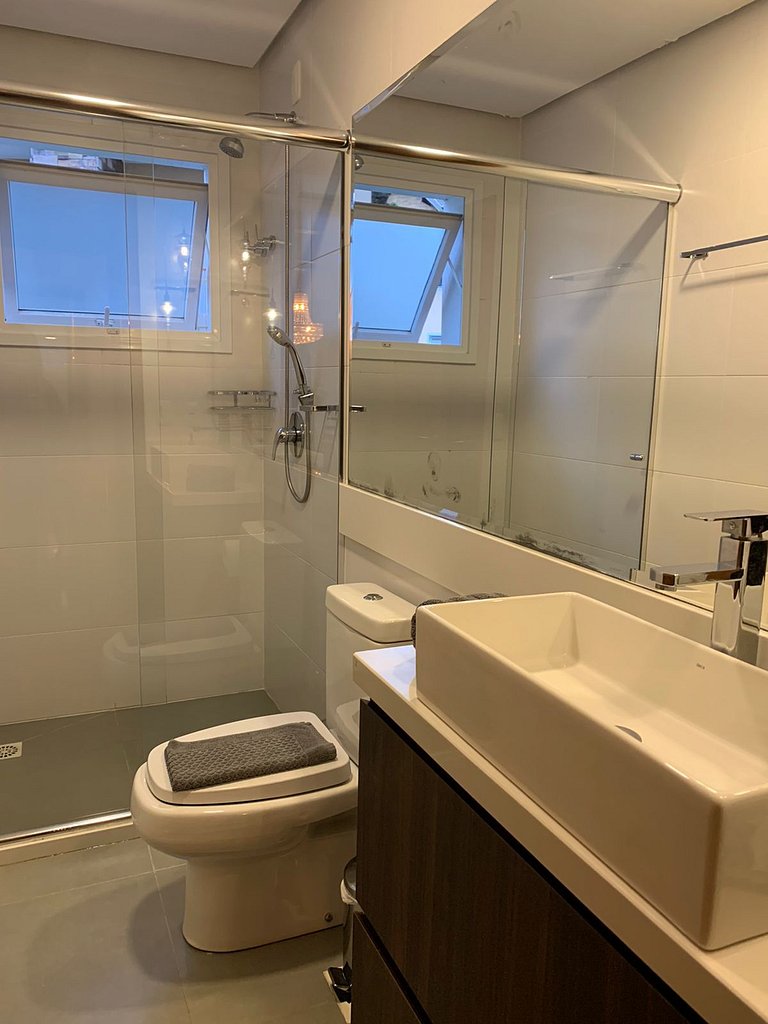 206/2 apto luxo com piscina aquecida