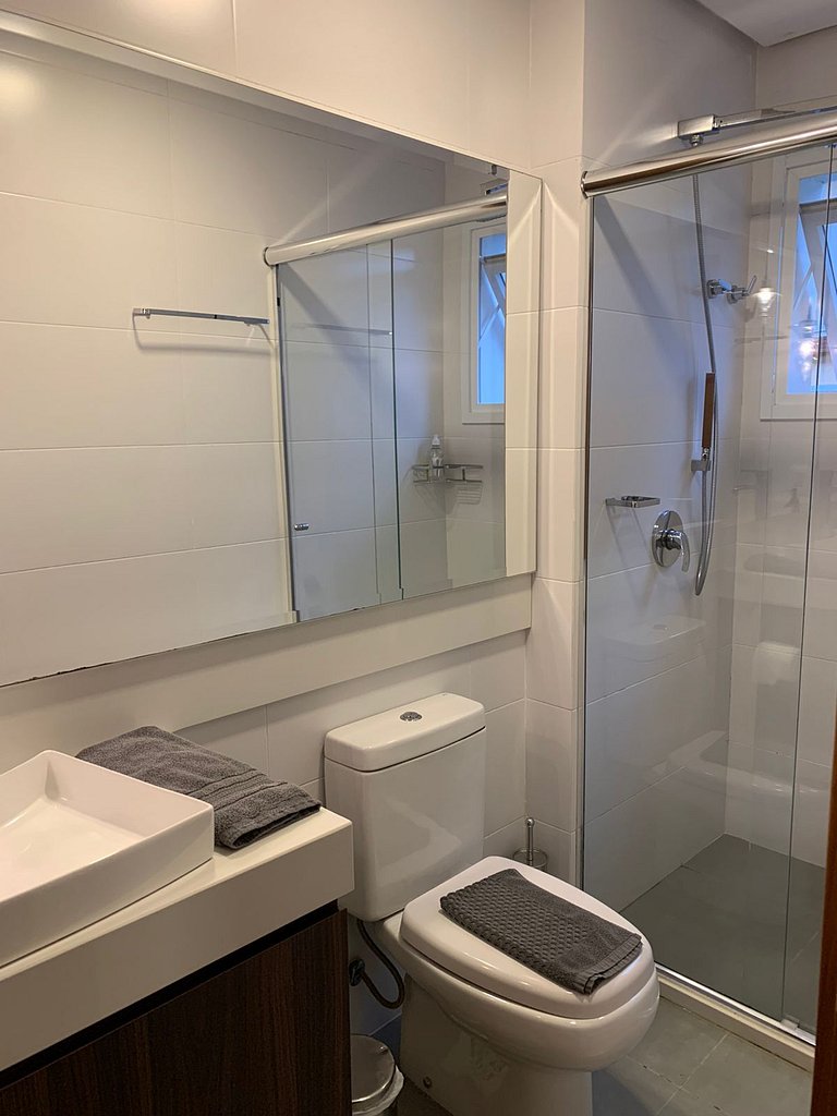 206/2 apto luxo com piscina aquecida