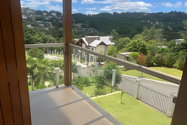 Casa vista das colinas