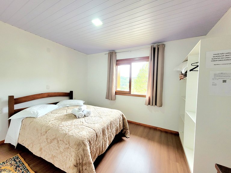 Casa vista das colinas