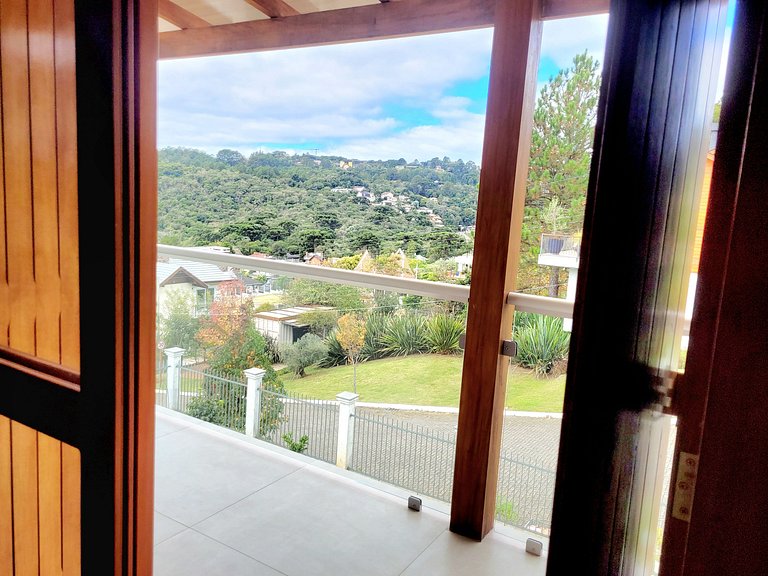 Casa vista das colinas