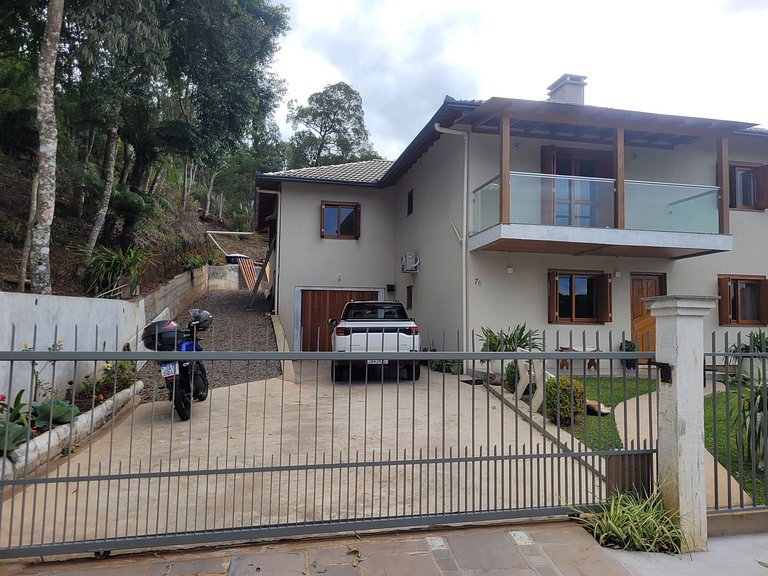 Casa vista das colinas