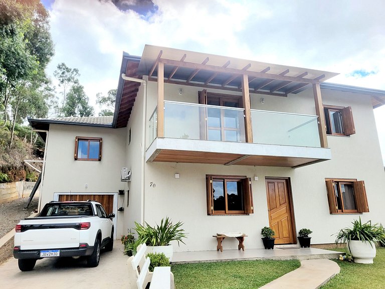 Casa vista das colinas