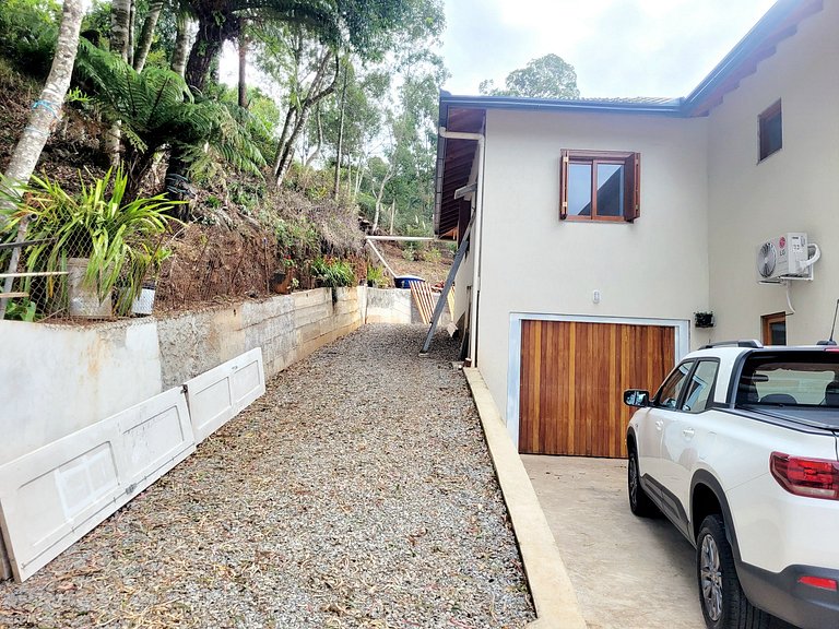 Casa vista das colinas