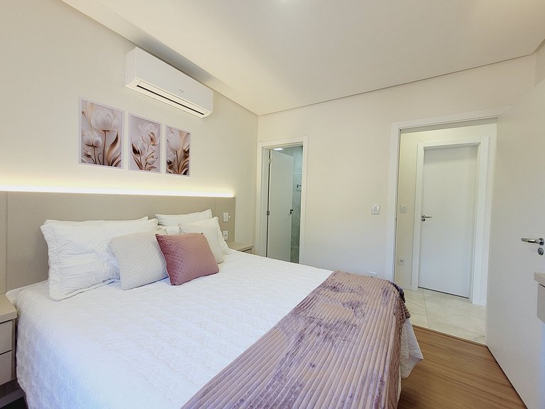 308-3 Excelente apartamento com piscina aquecida, próximo ao